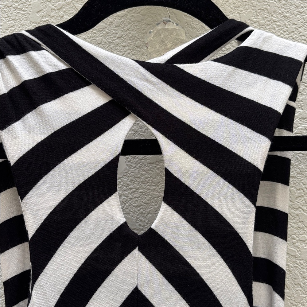 Philosophy | Black and White sardina Striped Maxi Dress - Picture 6 of 8